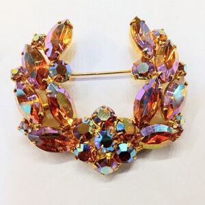 Stunning Set Vintage Rhinestone Brooch And Earrings